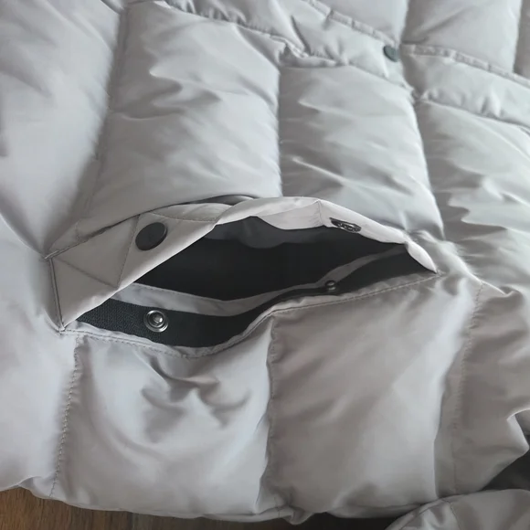 Guess Men's Gray Puffer Ski Snowboard Jacket NWOT Hooded XL Warm Cozy - Picture 3 of 12